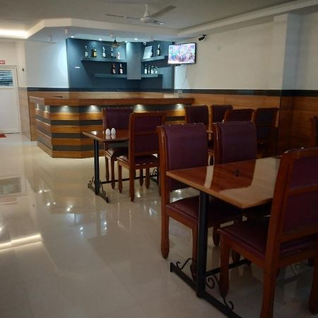 Hotel Priya Chengannur Exterior foto