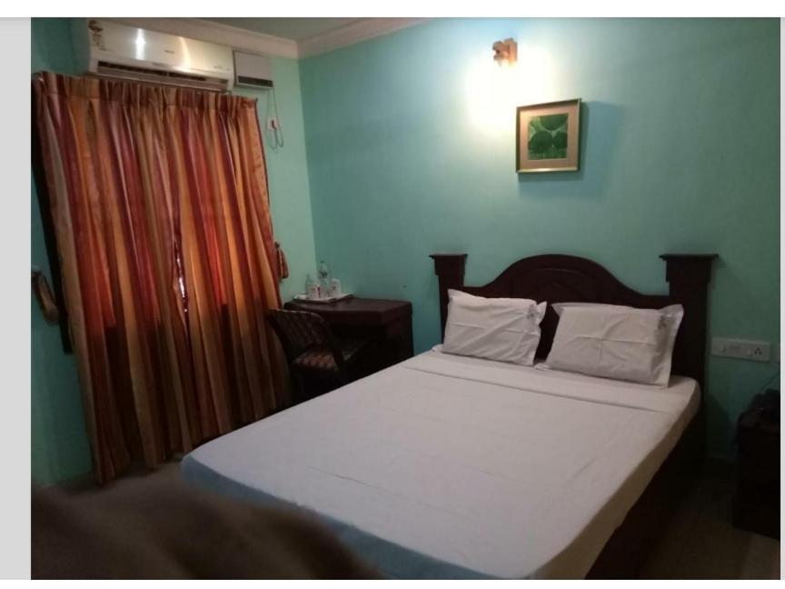Hotel Priya Chengannur Exterior foto