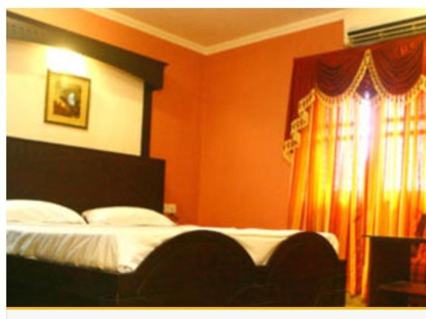 Hotel Priya Chengannur Exterior foto